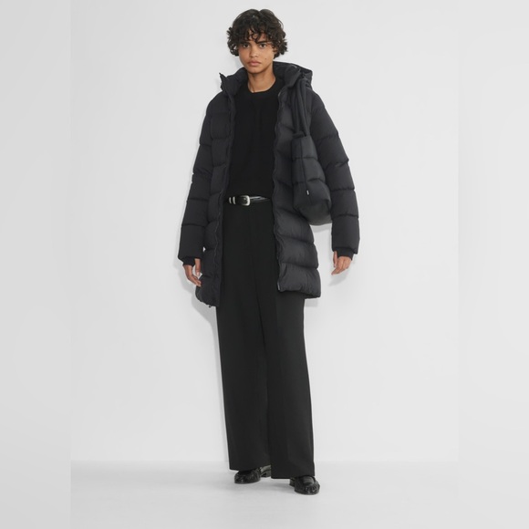 Aritzia Jackets & Blazers - Aritzia The SuperSnug Puff Mid Puffer Jacket in Black Size Medium